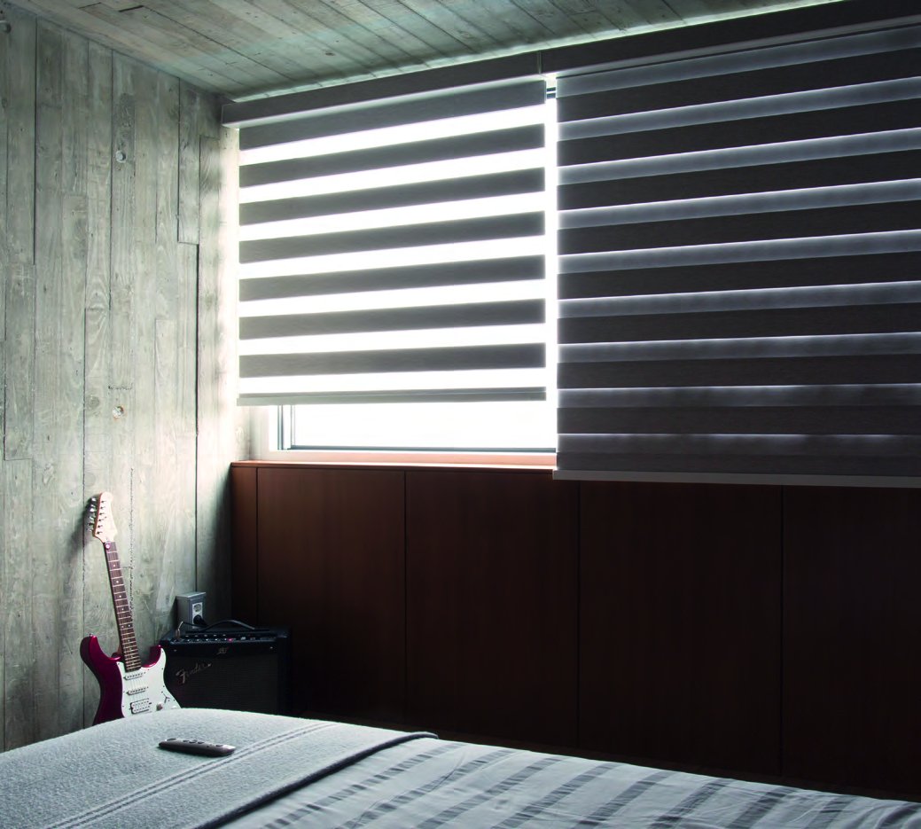 Neolux Day and Night zebra blind in a dining room